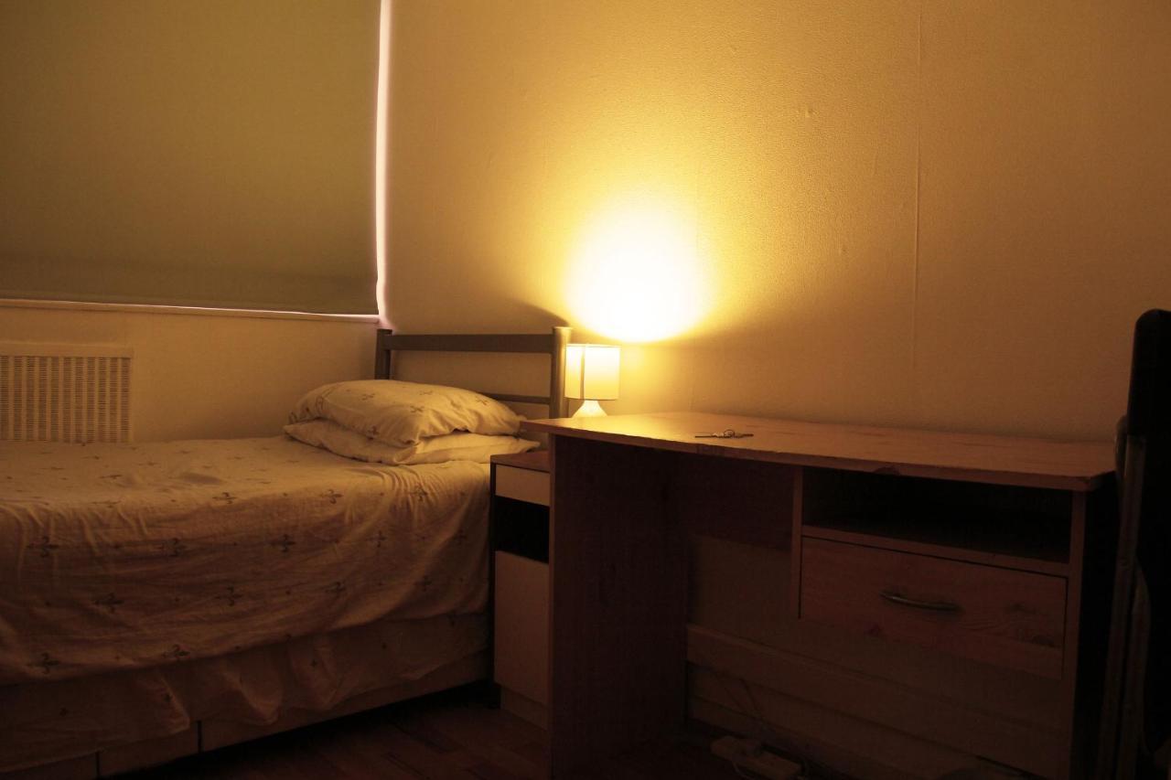 Elephant & Castle - Zone 2 - Private Rooms - Shared Bathroom لندن المظهر الخارجي الصورة