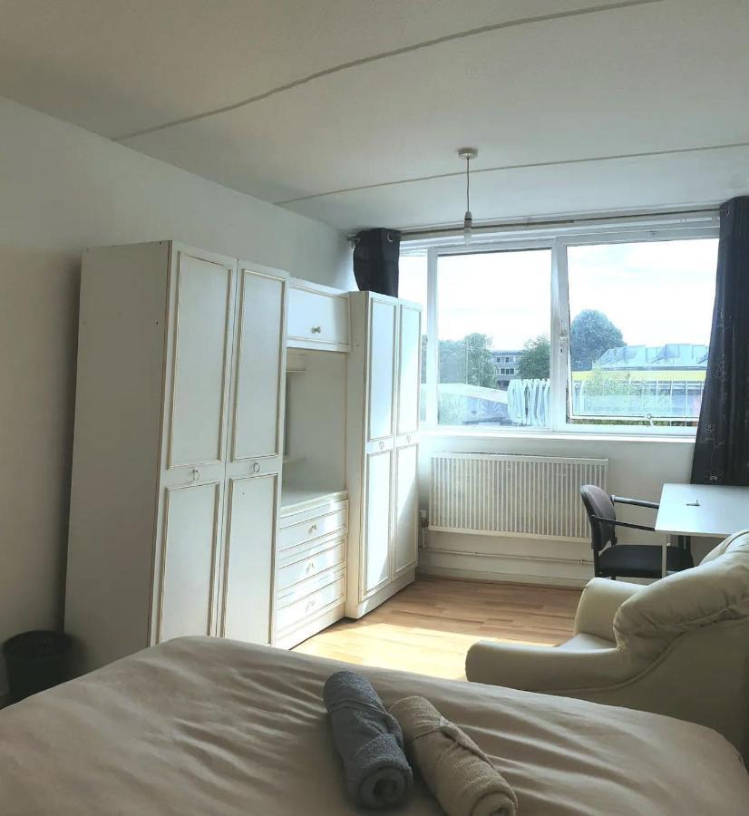 Elephant & Castle - Zone 2 - Private Rooms - Shared Bathroom لندن المظهر الخارجي الصورة