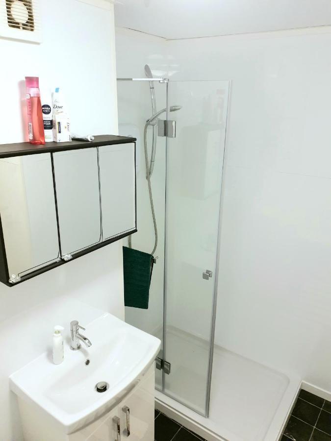 Elephant & Castle - Zone 2 - Private Rooms - Shared Bathroom لندن المظهر الخارجي الصورة
